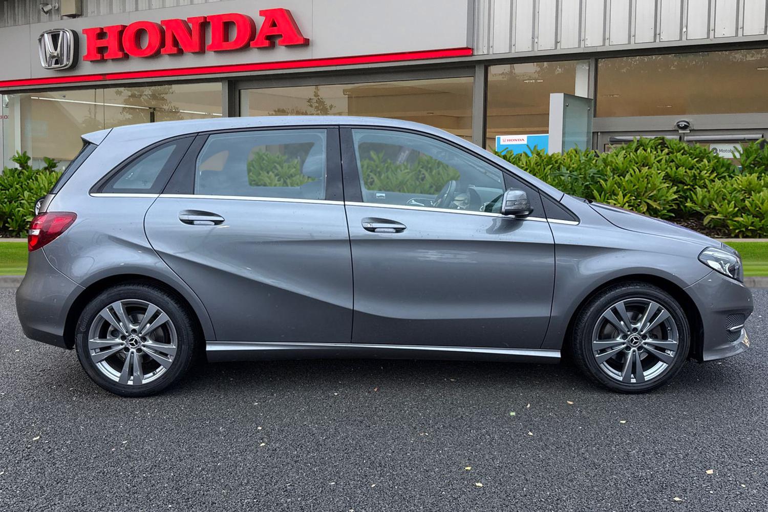 Used Mercedes-Benz B Class 2018 for sale - 76481110: Photo 3