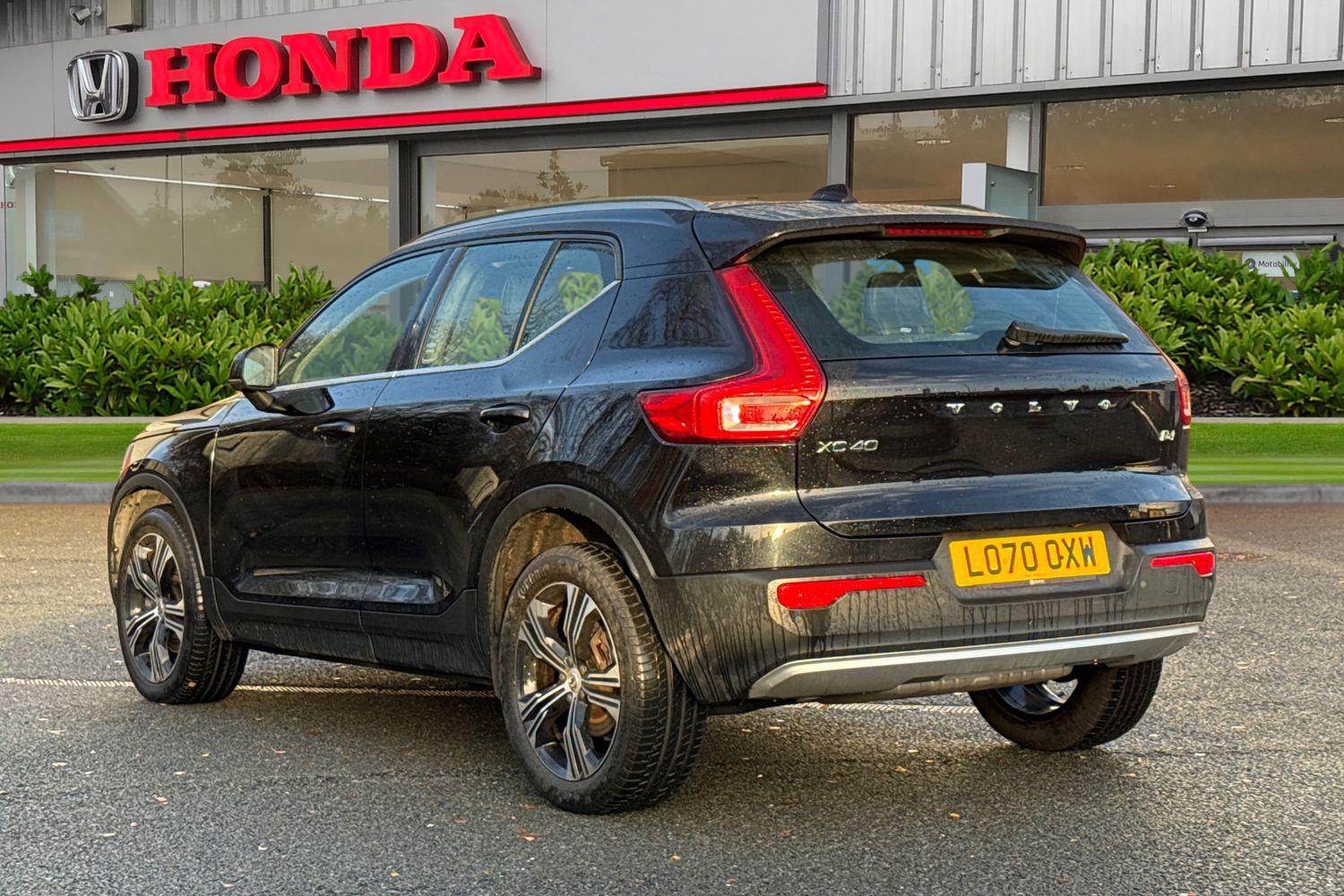 Used Volvo XC40 2021 for sale - 76863279: Photo 2