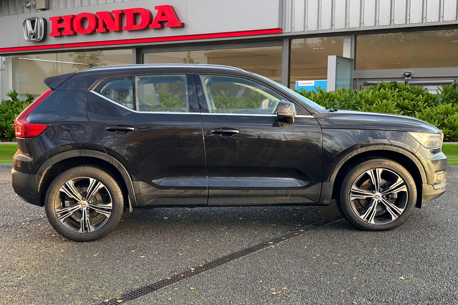 Used Volvo XC40 2021 for sale - 76863279: Photo 3