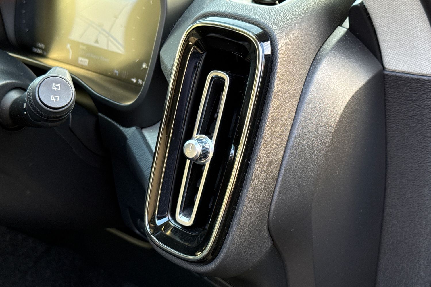 Used Volvo XC40 2021 for sale - 76863279: Photo 32