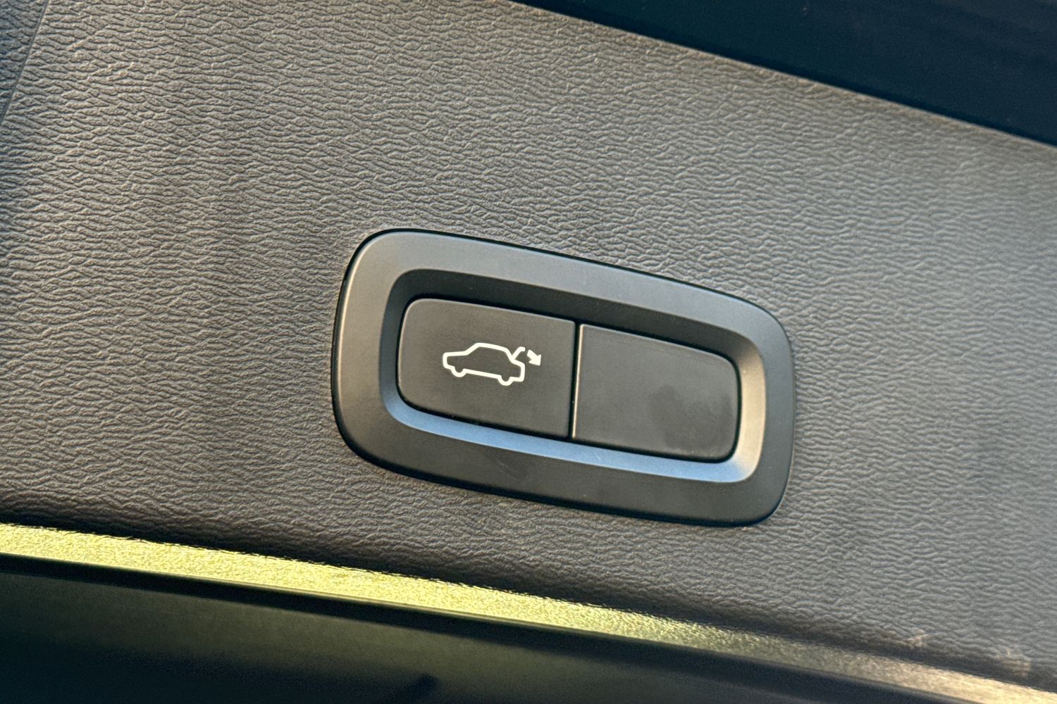 Used Volvo XC40 2021 for sale - 76863279: Photo 33