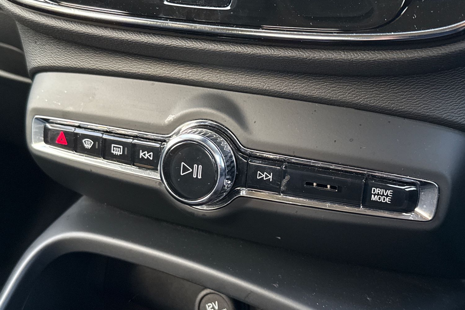 Used Volvo XC40 2021 for sale - 76863279: Photo 44