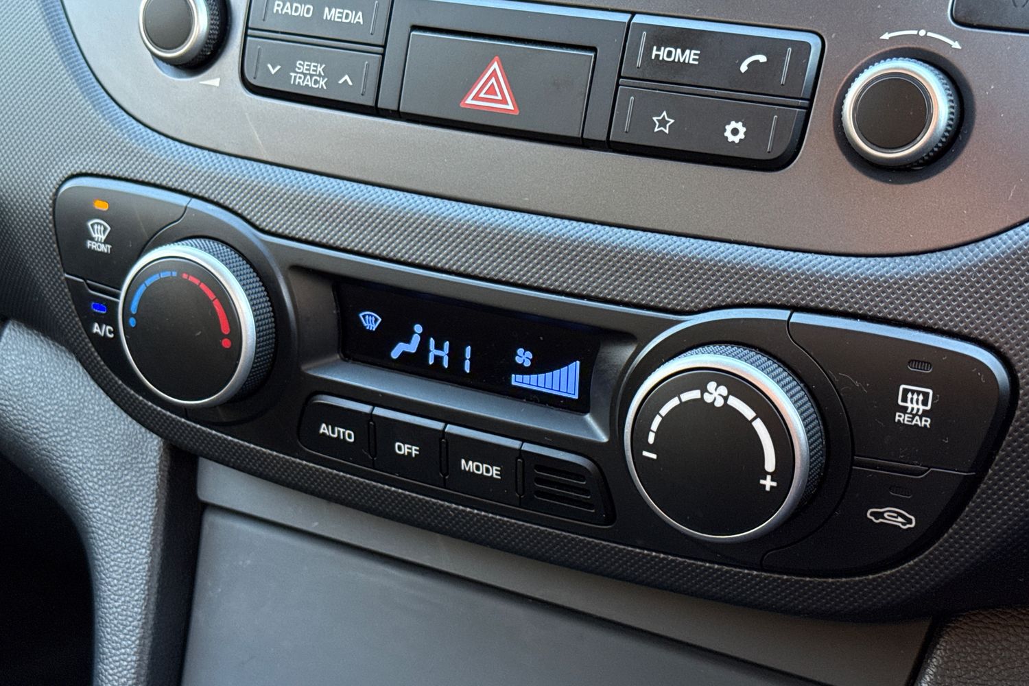 Used Hyundai i10 2018 for sale - 77088630: Photo 20