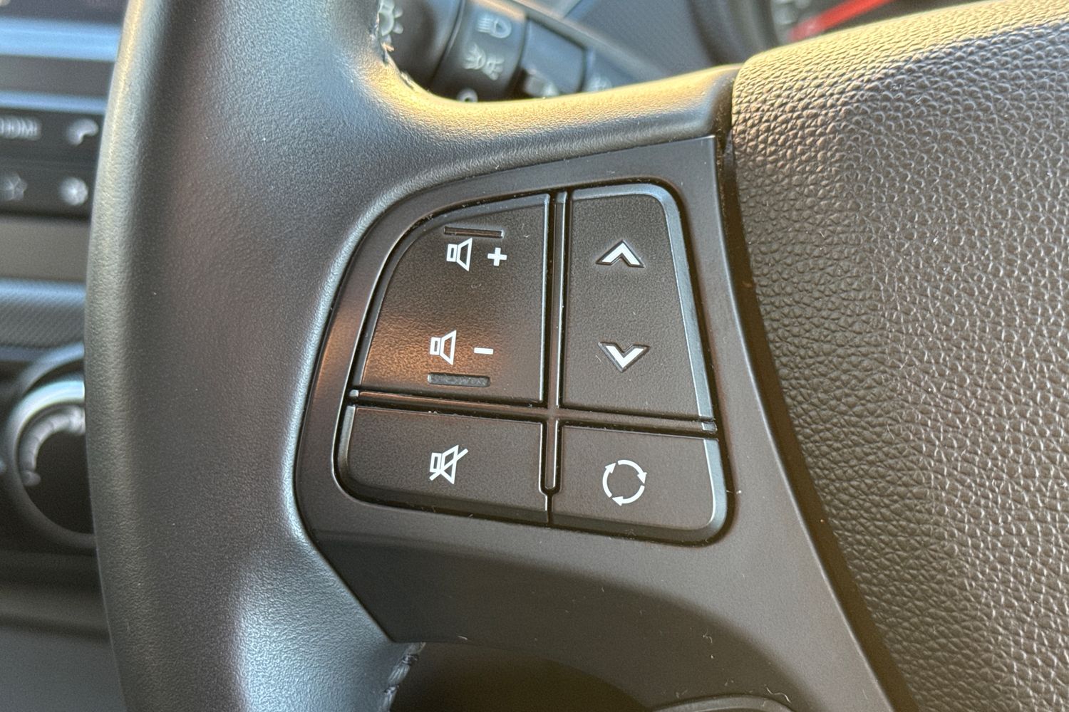 Used Hyundai i10 2018 for sale - 77088630: Photo 32