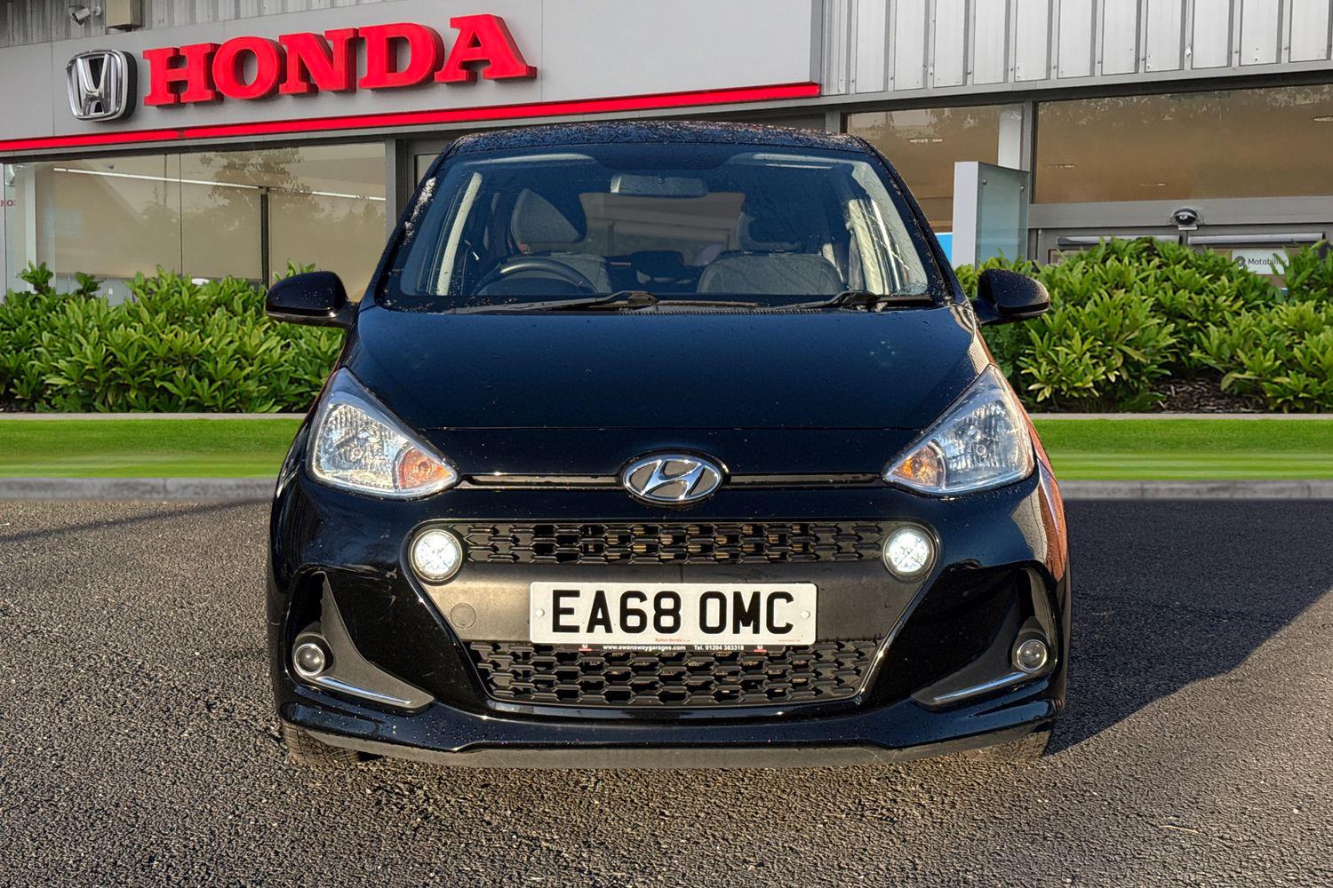 Used Hyundai i10 2018 for sale - 77088630: Photo 4