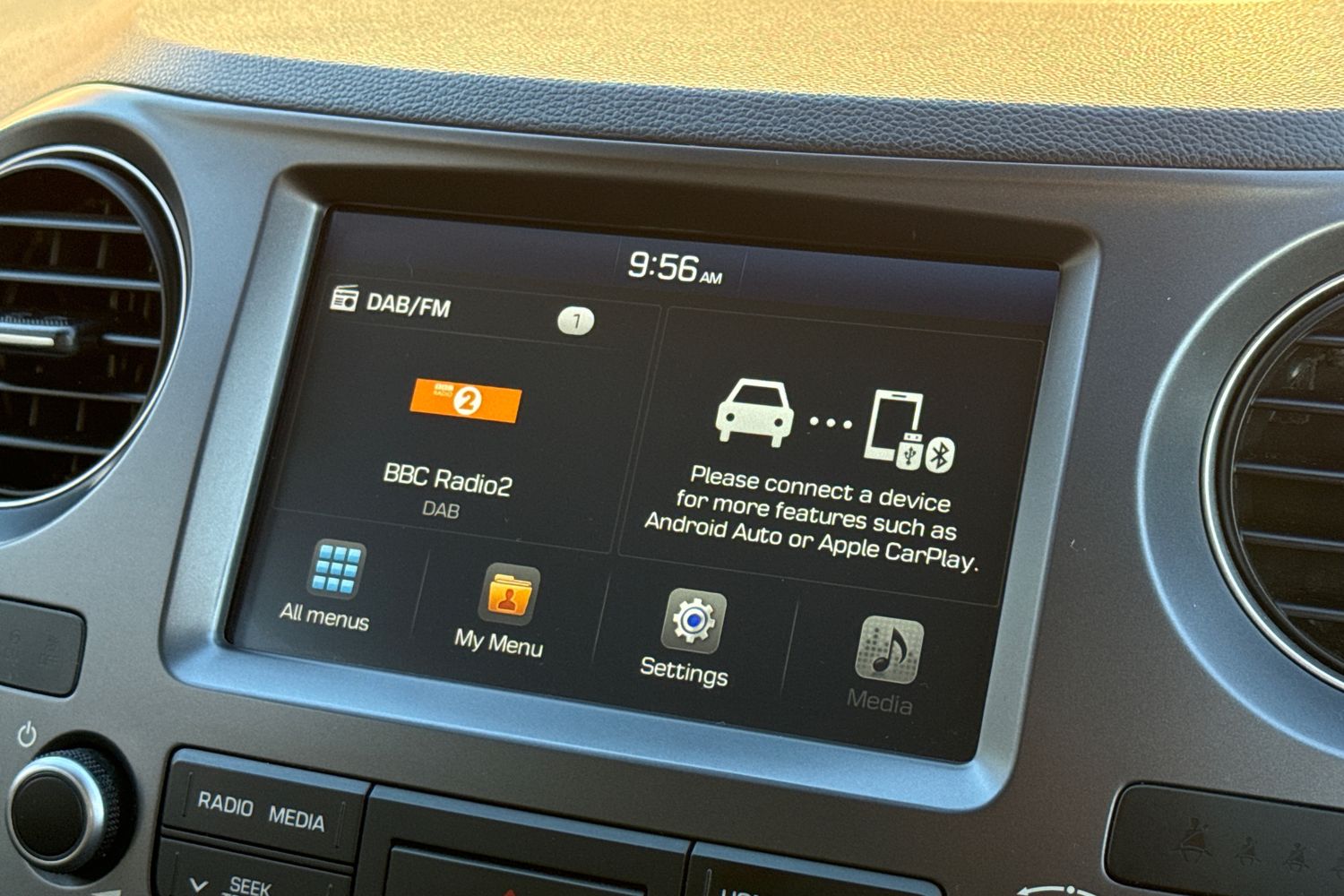 Used Hyundai i10 2018 for sale - 77088630: Photo 40