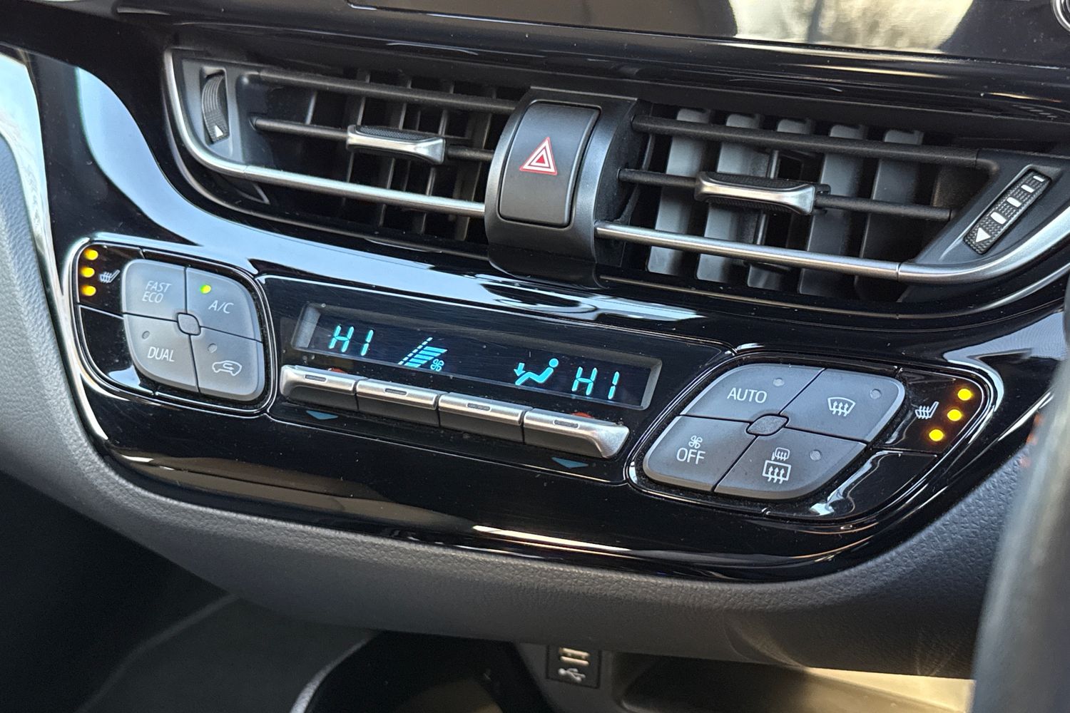 Used Toyota C-HR 2021 for sale - 76654389: Photo 21