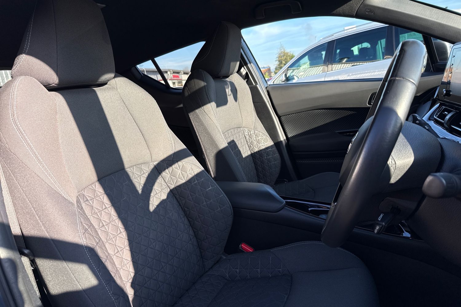 Used Toyota C-HR 2021 for sale - 76654389: Photo 24