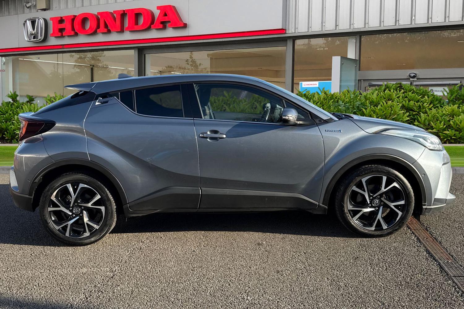 Used Toyota C-HR 2021 for sale - 76654389: Photo 3