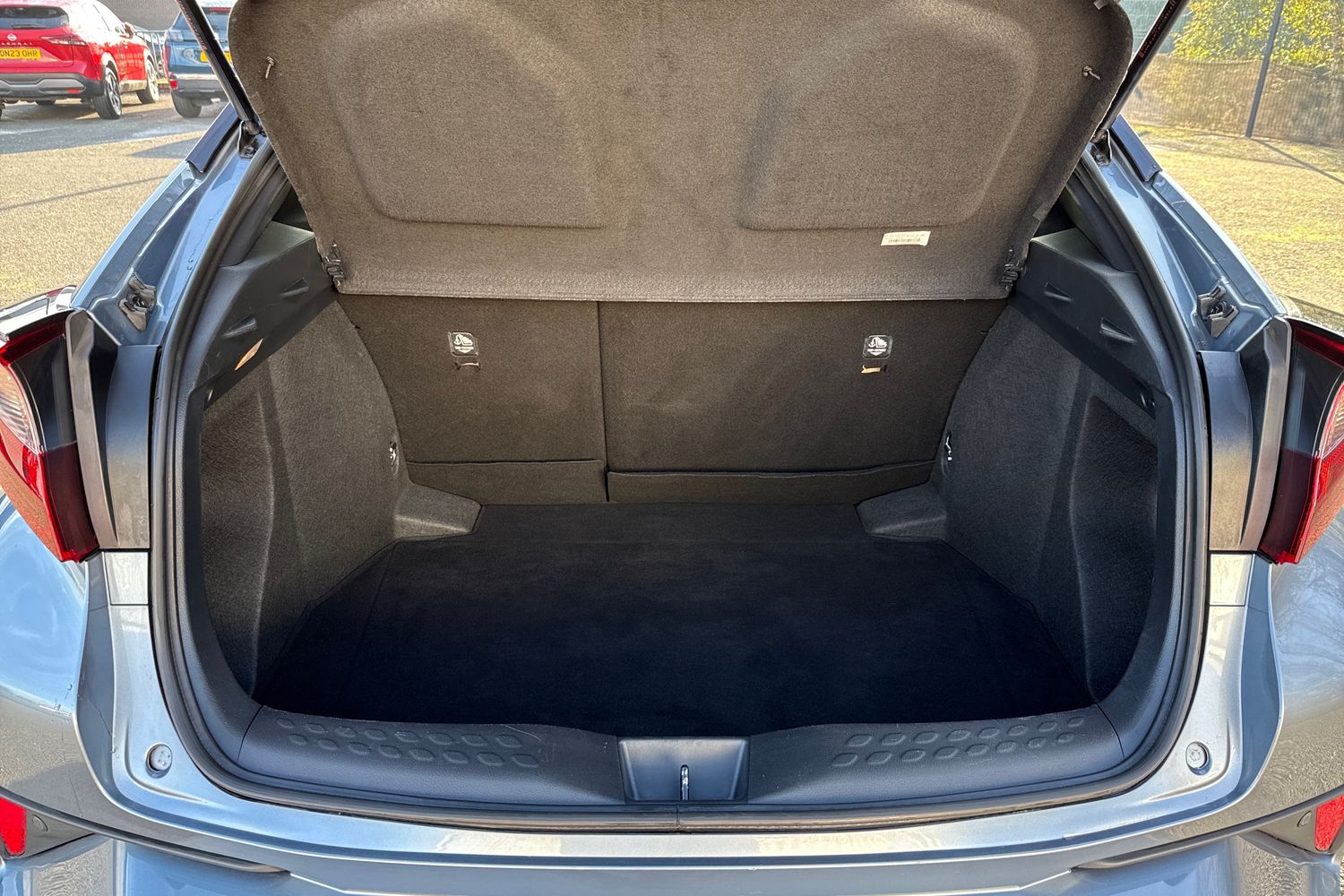 Used Toyota C-HR 2021 for sale - 76654389: Photo 9