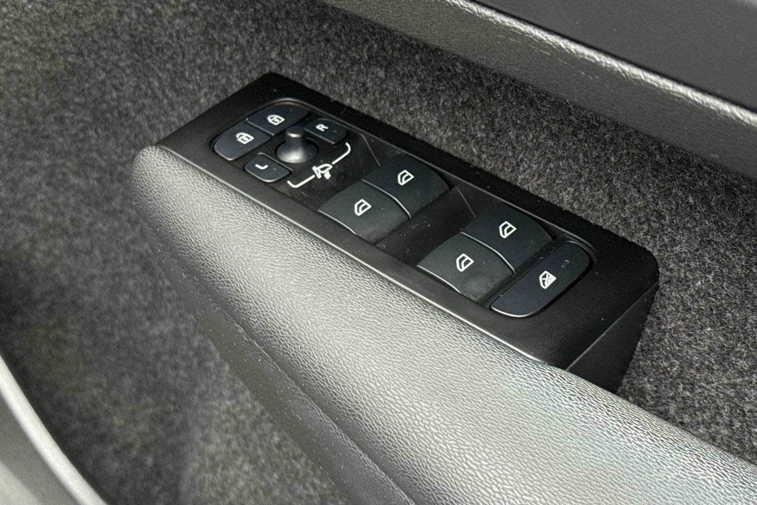 Used Volvo XC40 2021 for sale - 77048527: Photo 23