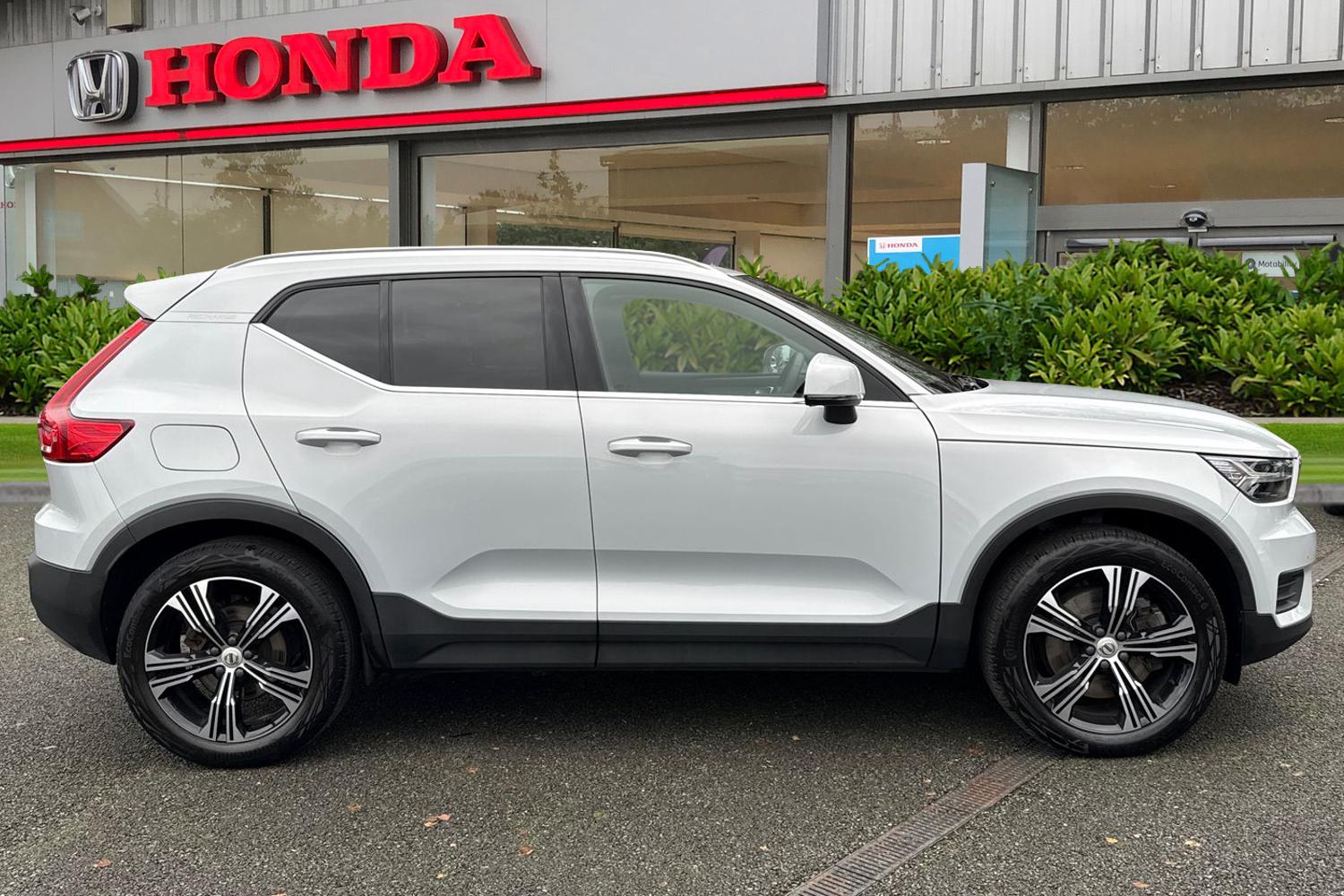 Used Volvo XC40 2021 for sale - 77048527: Photo 3