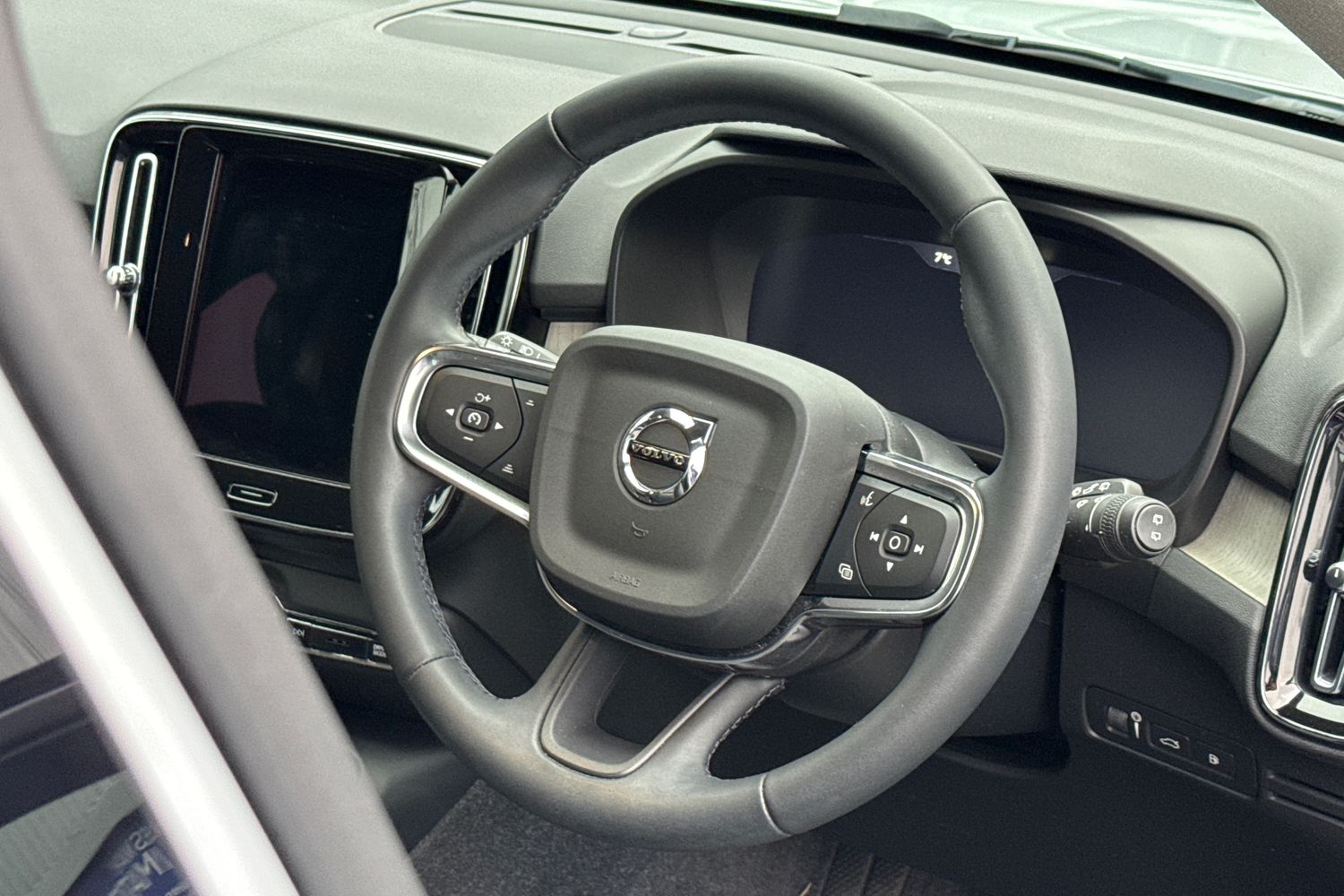 Used Volvo XC40 2021 for sale - 77048527: Photo 31