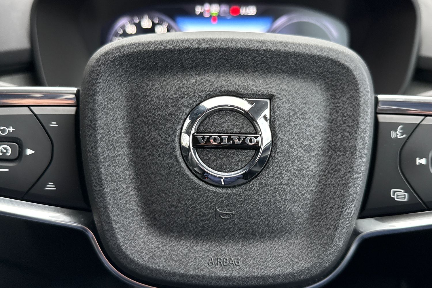 Used Volvo XC40 2021 for sale - 77048527: Photo 40