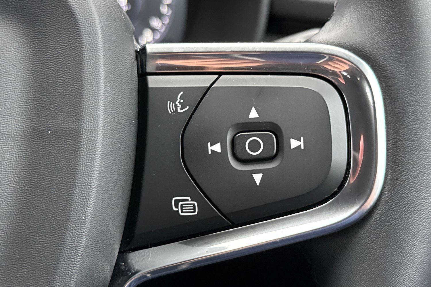 Used Volvo XC40 2021 for sale - 77048527: Photo 42