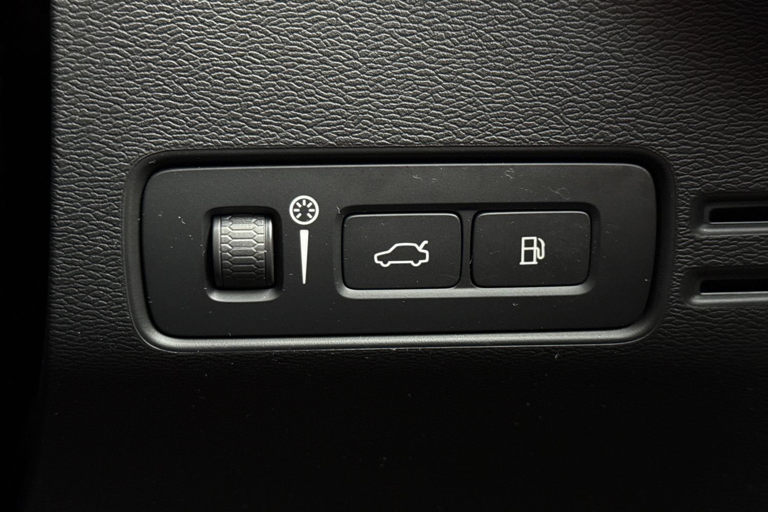 Used Volvo XC40 2021 for sale - 77048527: Photo 43