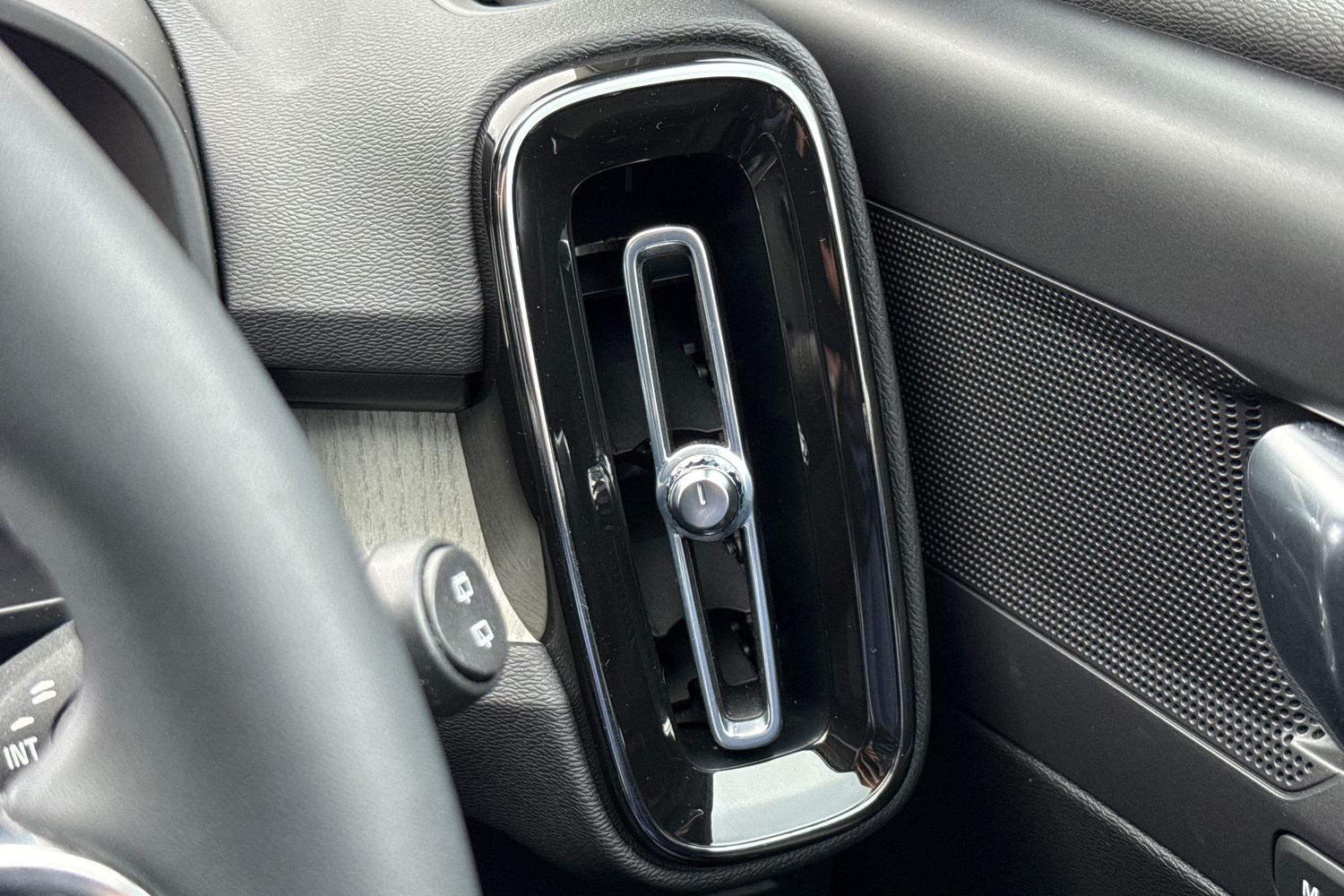 Used Volvo XC40 2021 for sale - 77048527: Photo 44