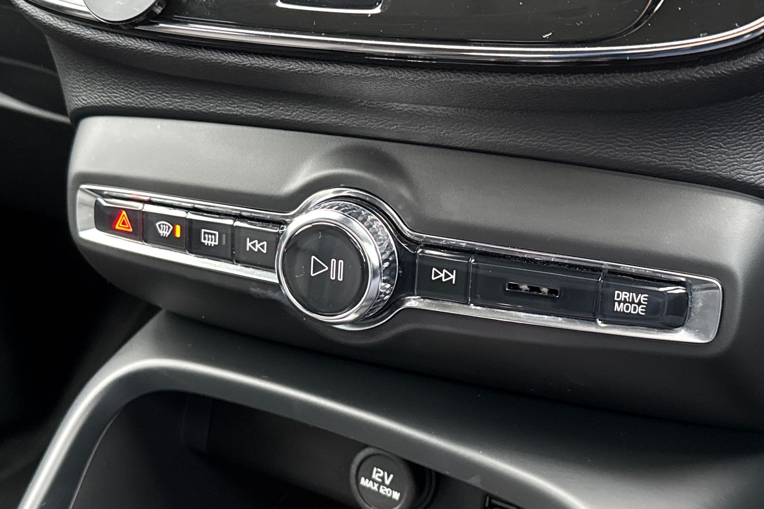 Used Volvo XC40 2021 for sale - 77048527: Photo 47