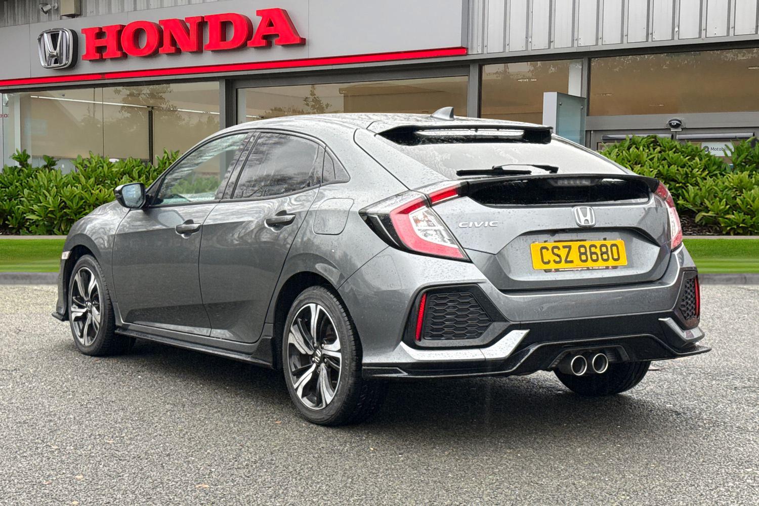 Used Honda Civic 2019 for sale - 76955403: Photo 2