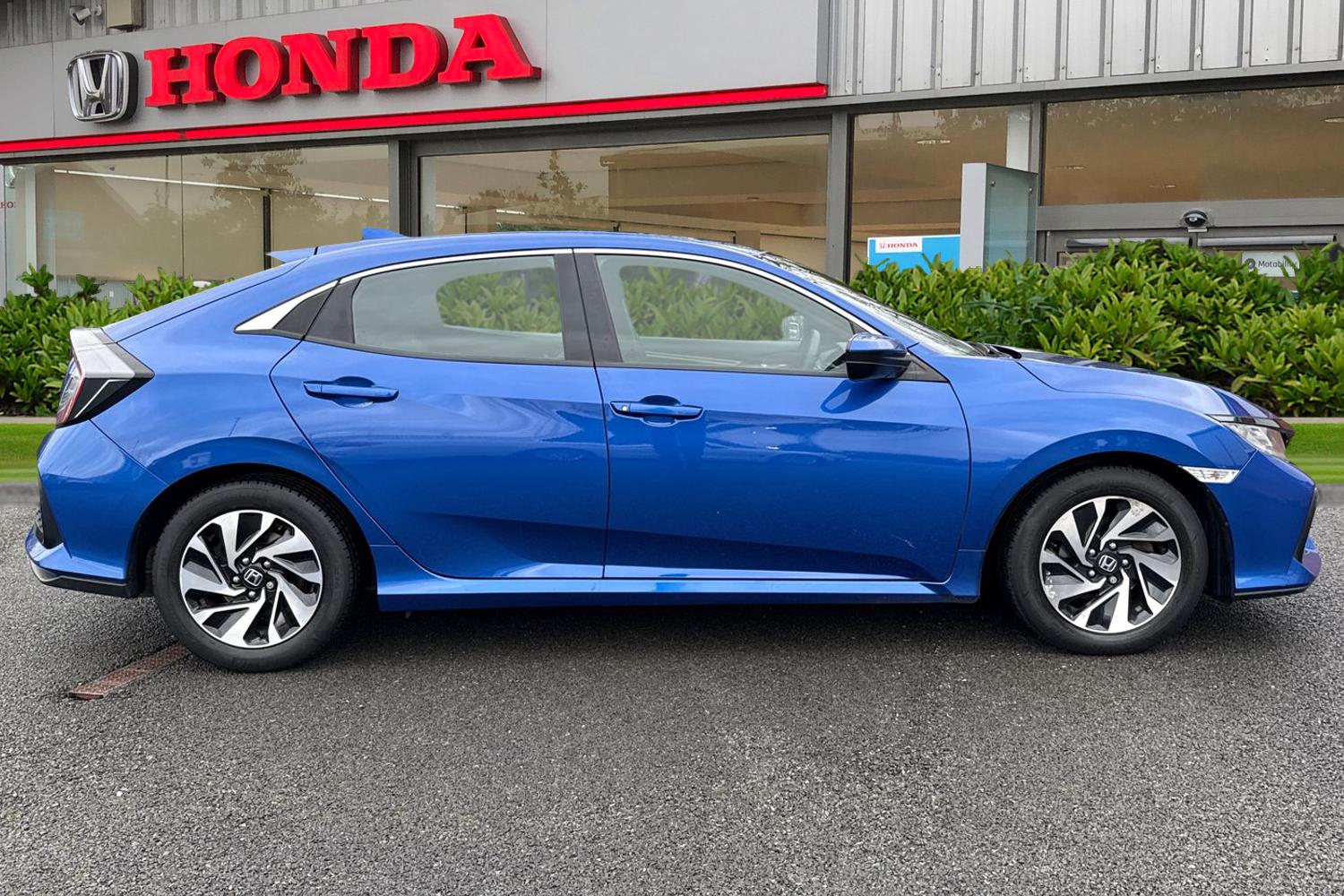 Used Honda Civic 2017 for sale - 77340945: Photo 3