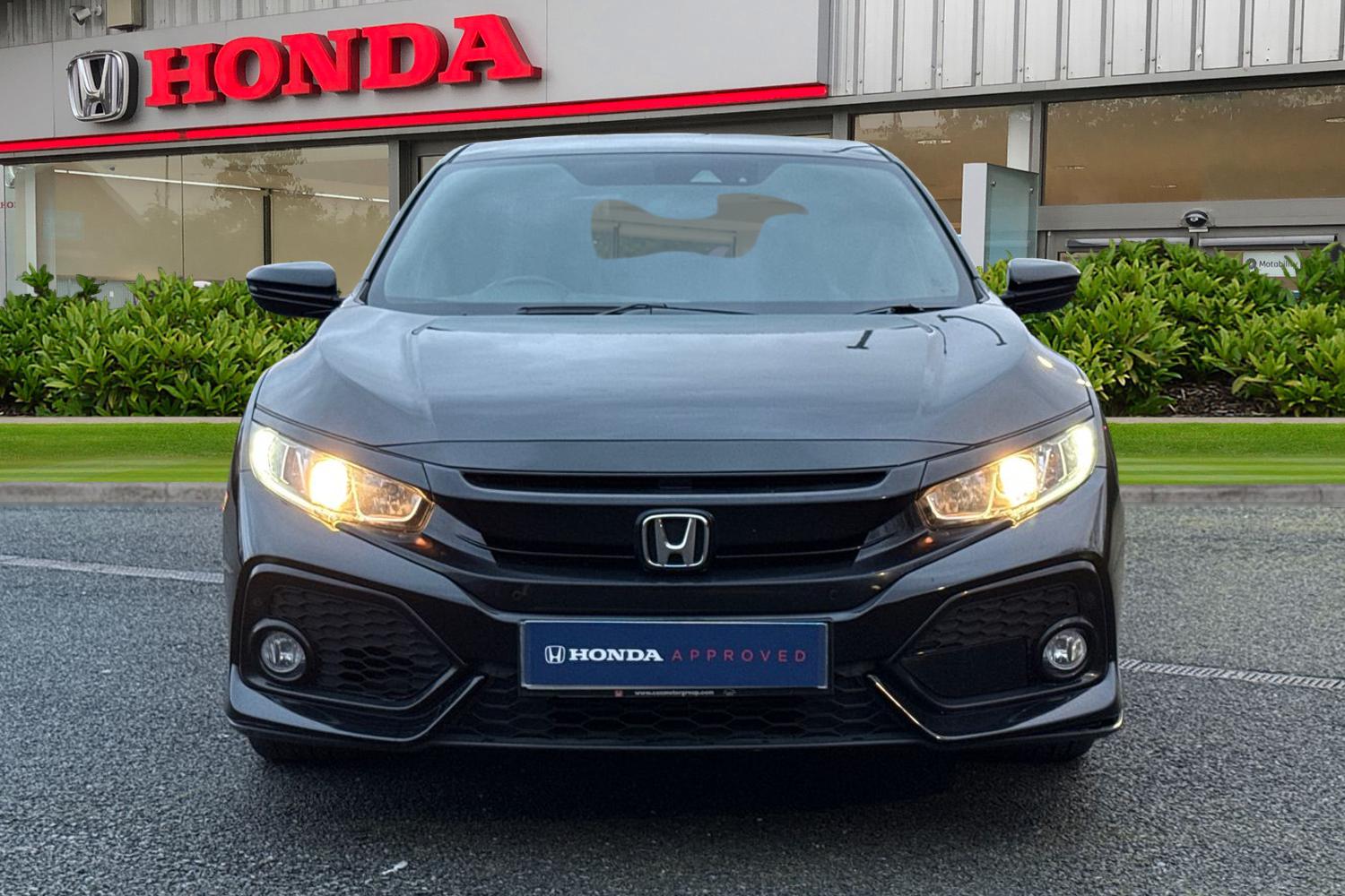 Used Honda Civic 2017 for sale - 77642059: Photo 4