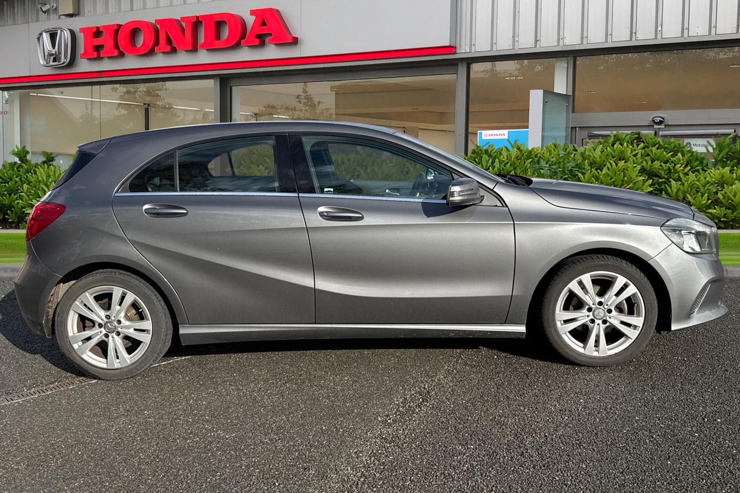 Used Mercedes-Benz A-Class 2016 for sale - 76390820: Photo 3