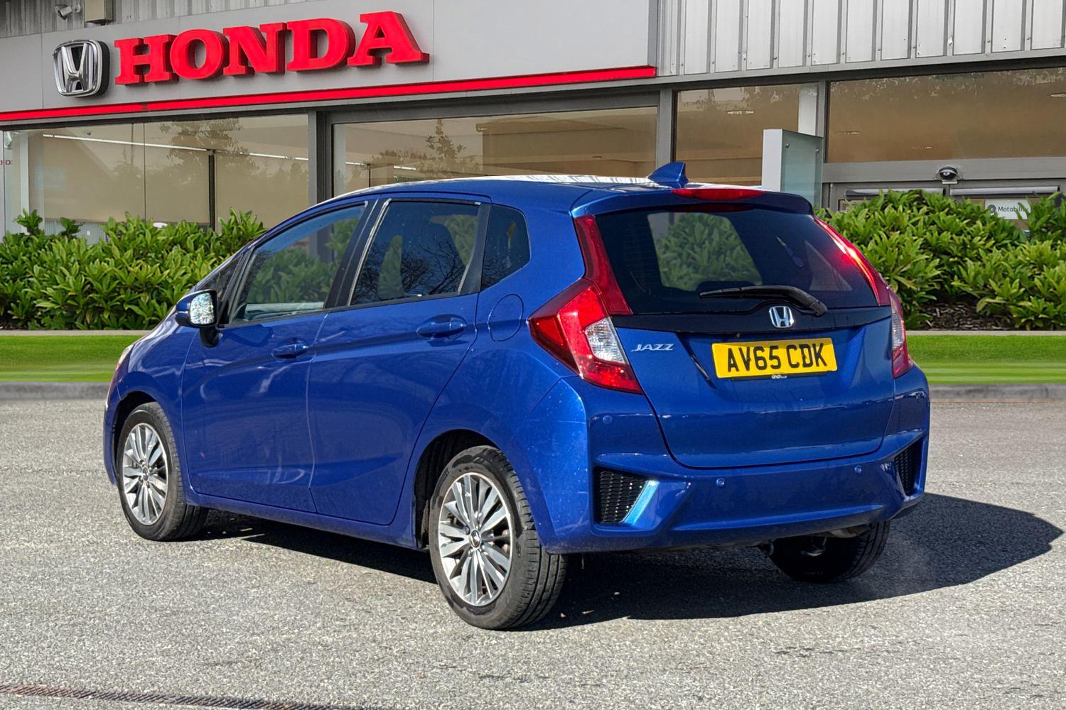 Used Honda Jazz 2015 for sale - 77742268: Photo 2