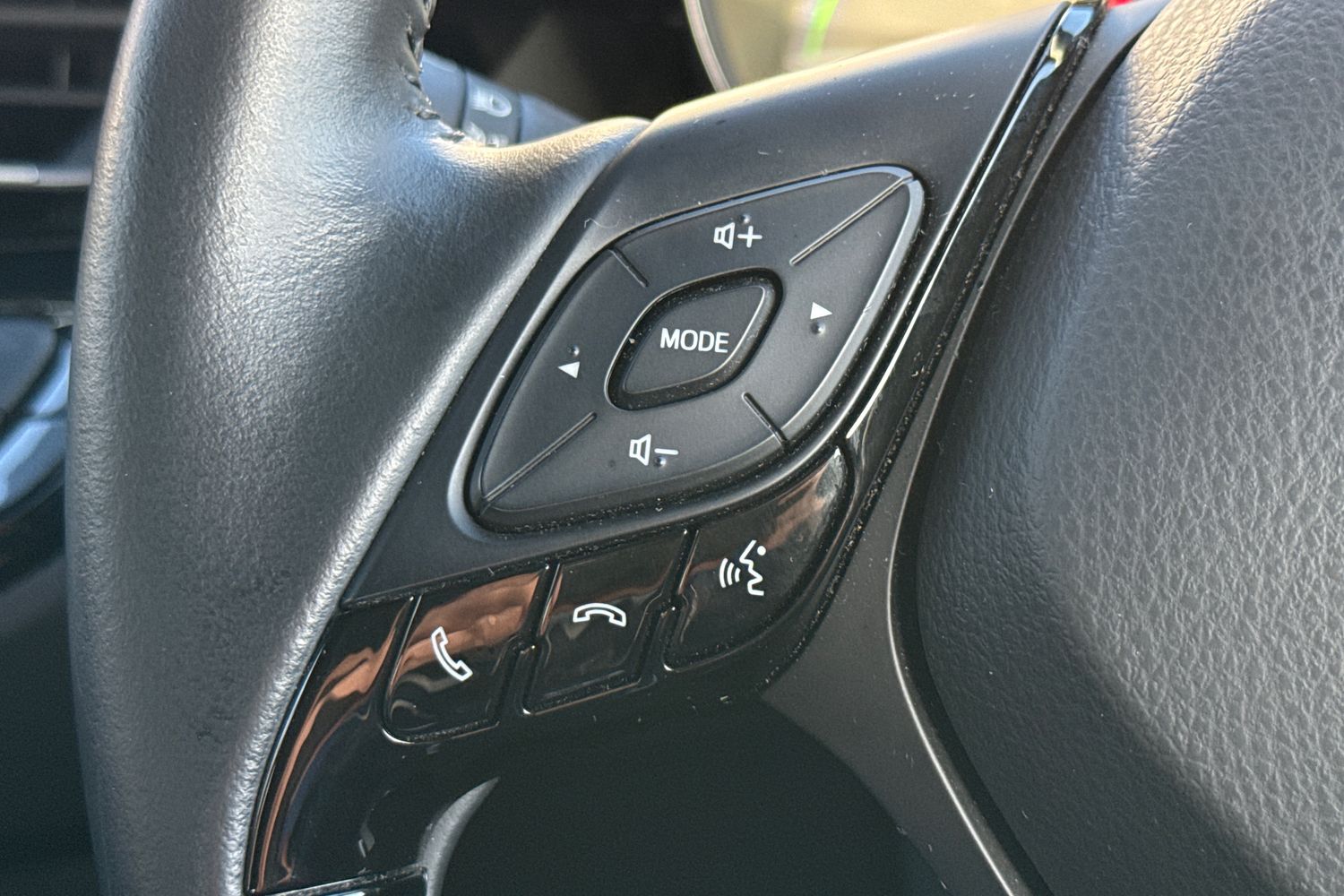 Used Toyota C-HR 2023 for sale - 77355455: Photo 36