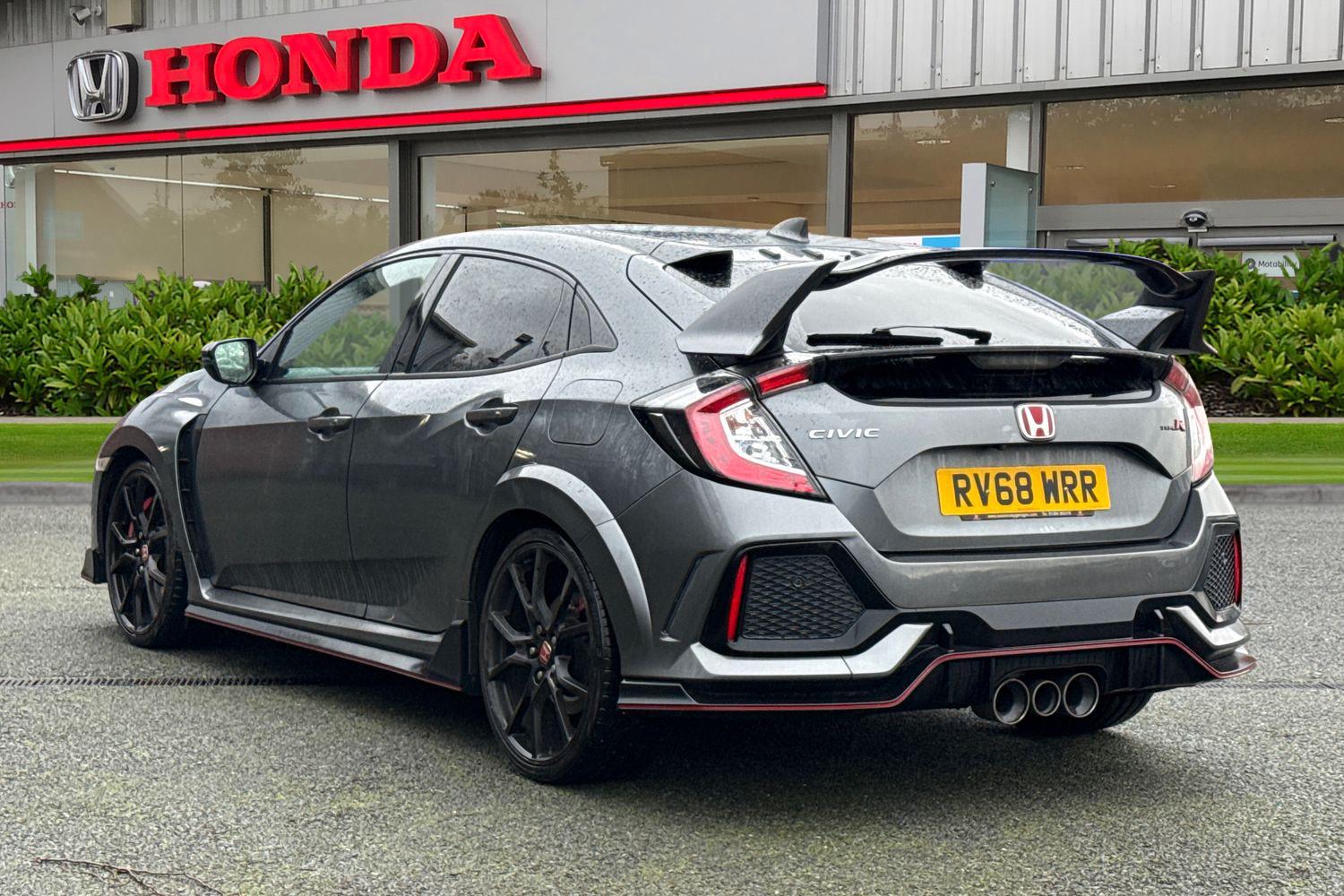 Used Honda Civic 2018 for sale - 77287063: Photo 2