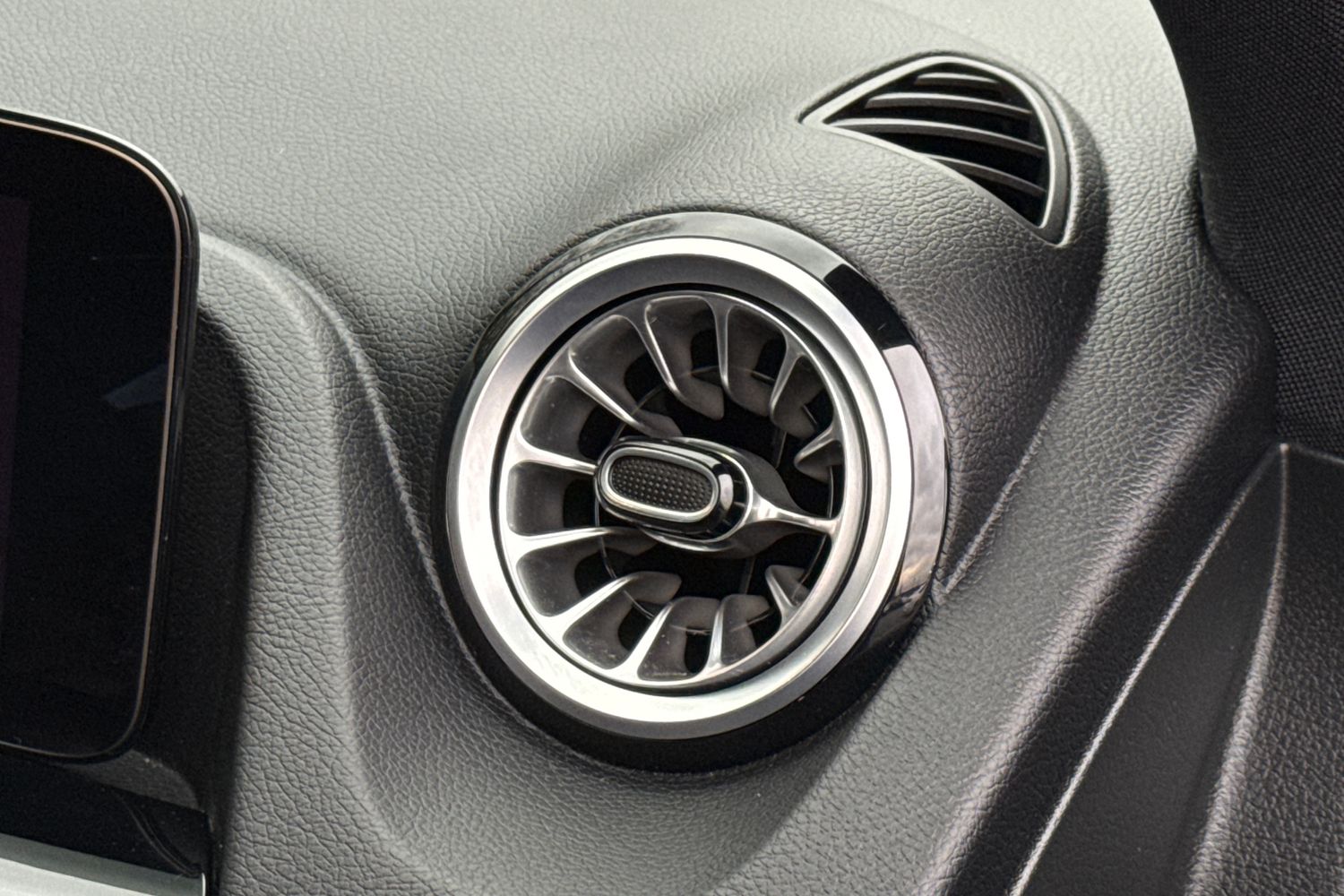 Used Mercedes-Benz GLA 2024 for sale - 77308705: Photo 32