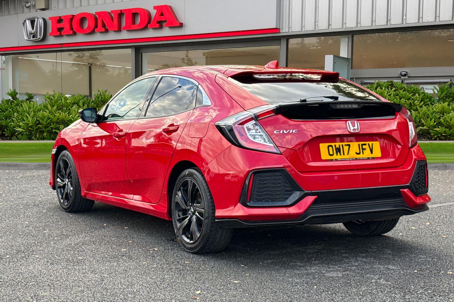 Used Honda Civic 2017 for sale - 76351935: Photo 2