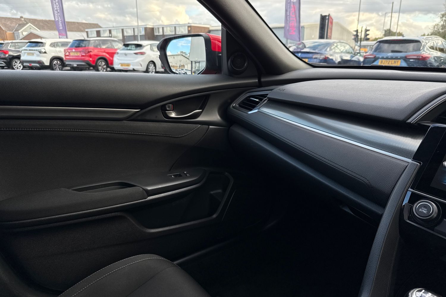 Used Honda Civic 2017 for sale - 76351935: Photo 39
