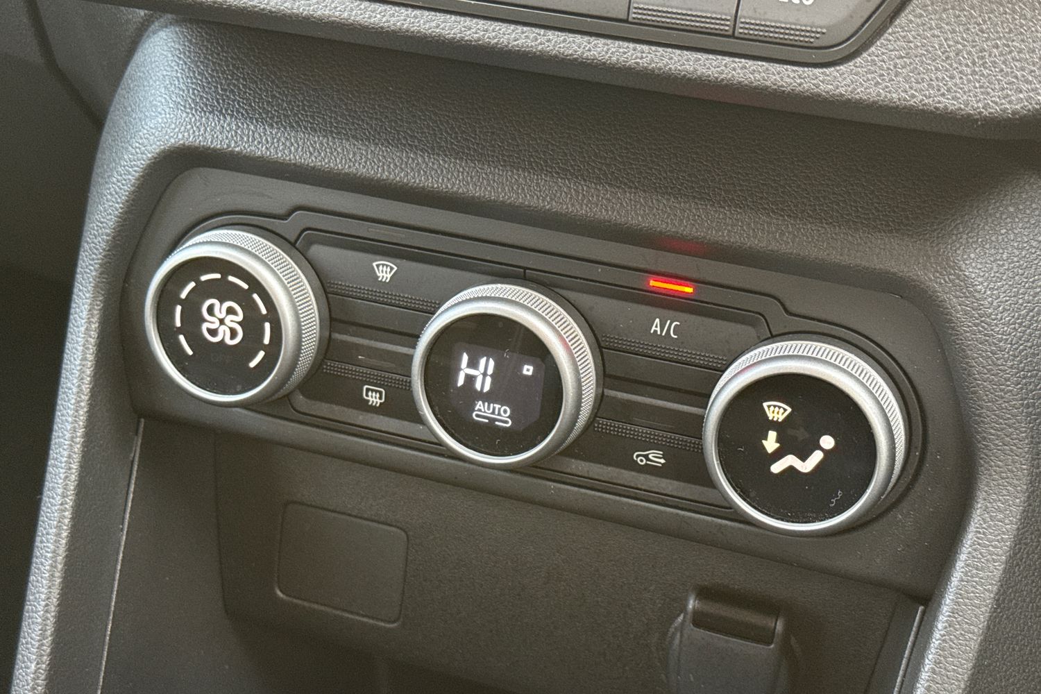 Used Dacia Jogger 2024 for sale - 76909460: Photo 21