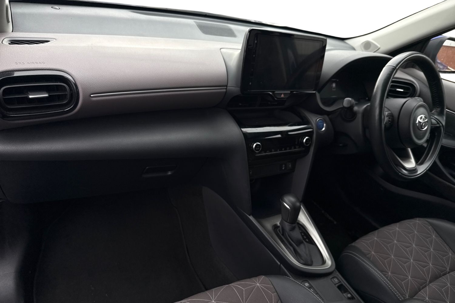 Used Toyota Yaris Cross 2022 for sale - 76435931: Photo 2