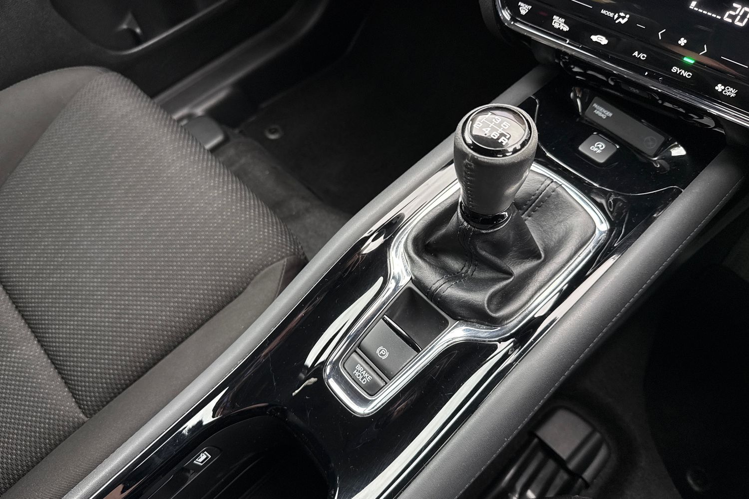 Used Honda HR-V 2016 for sale - 76476054: Photo 15