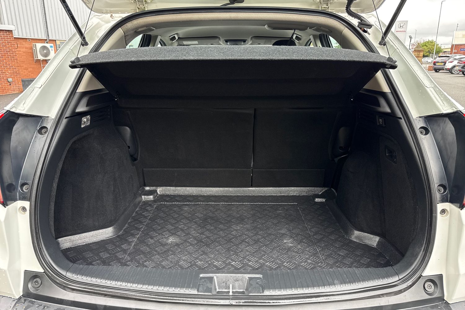 Used Honda HR-V 2016 for sale - 76476054: Photo 16