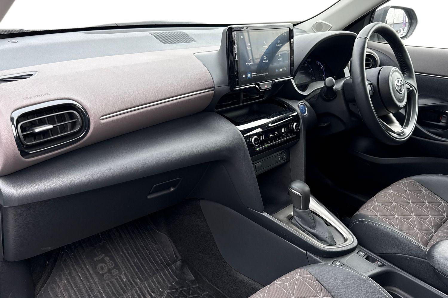 Used Toyota Yaris Cross 2023 for sale - 77608181: Photo 15