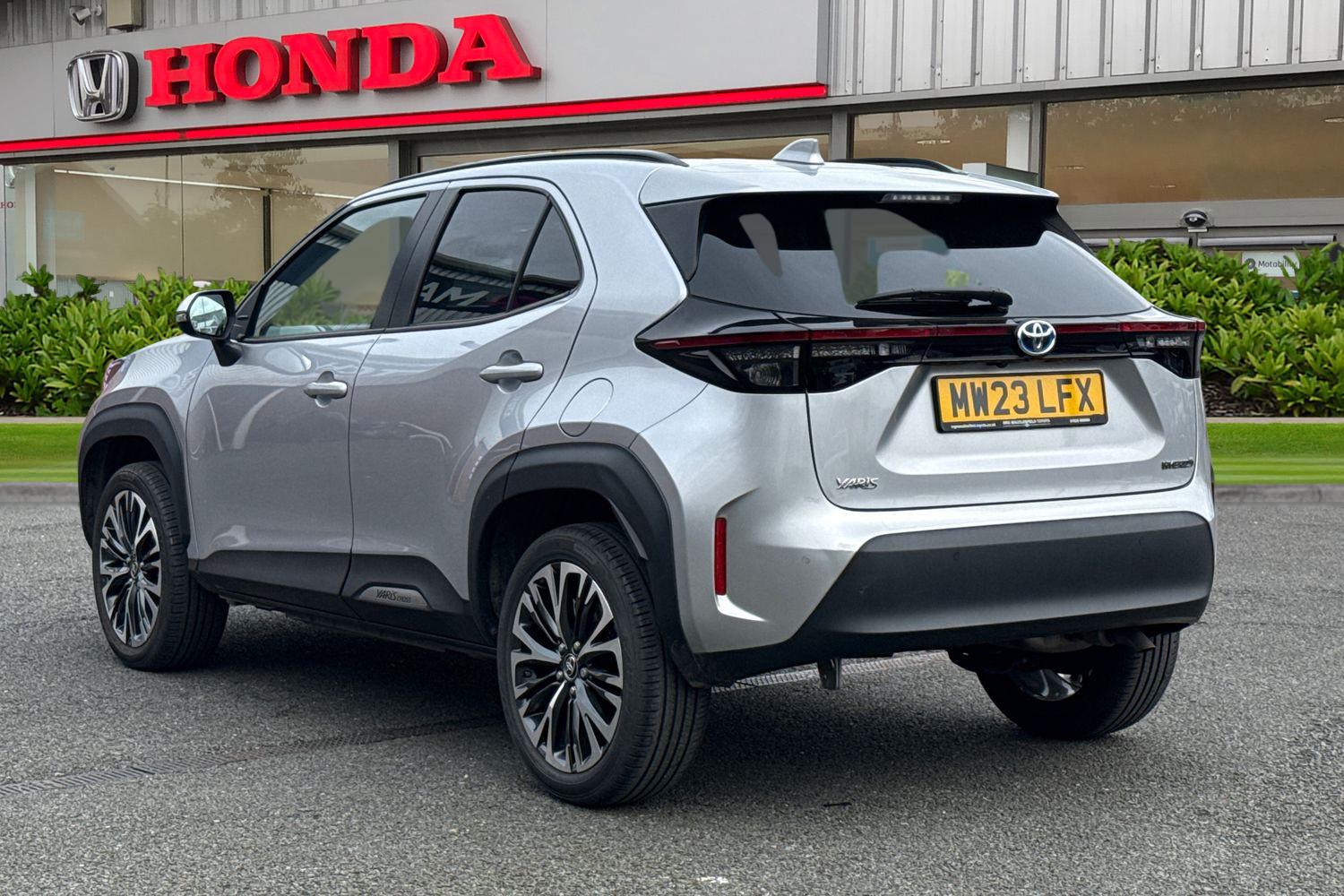 Used Toyota Yaris Cross 2023 for sale - 77608181: Photo 2