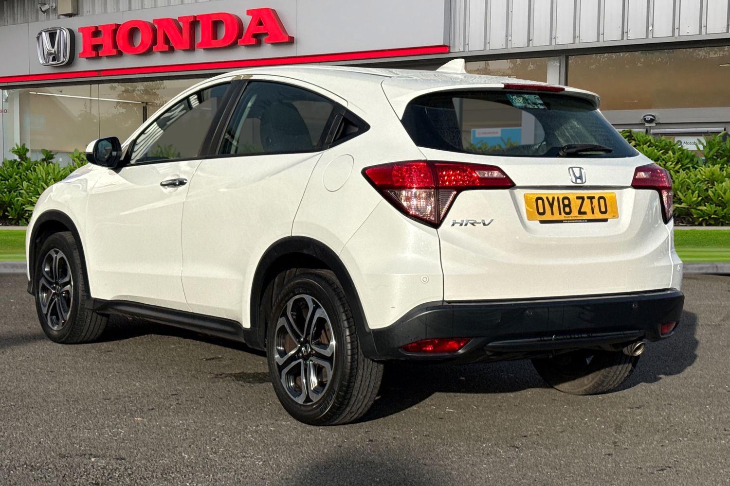 Used Honda HR-V 2018 for sale - 76718451: Photo 2
