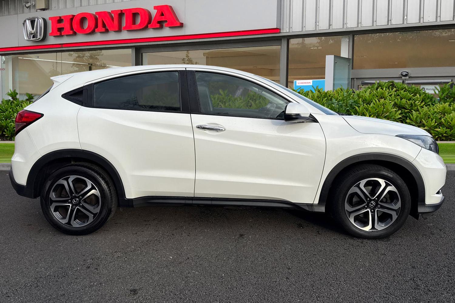 Used Honda HR-V 2018 for sale - 76718451: Photo 3