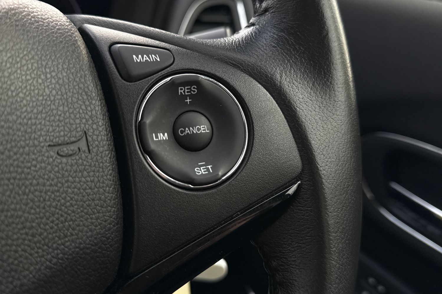 Used Honda HR-V 2018 for sale - 76718451: Photo 34