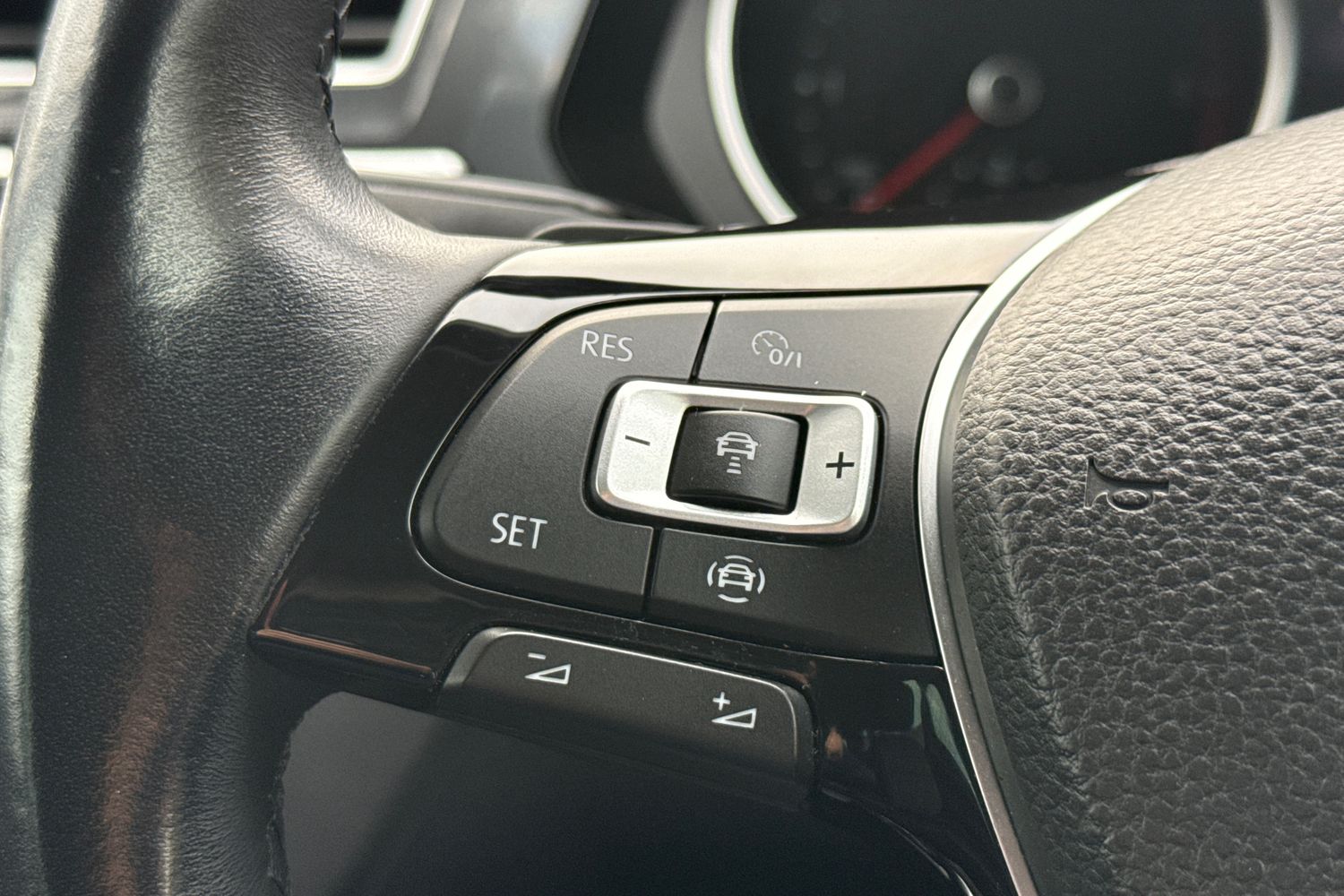 Used Volkswagen Tiguan 2020 for sale - 76805299: Photo 37