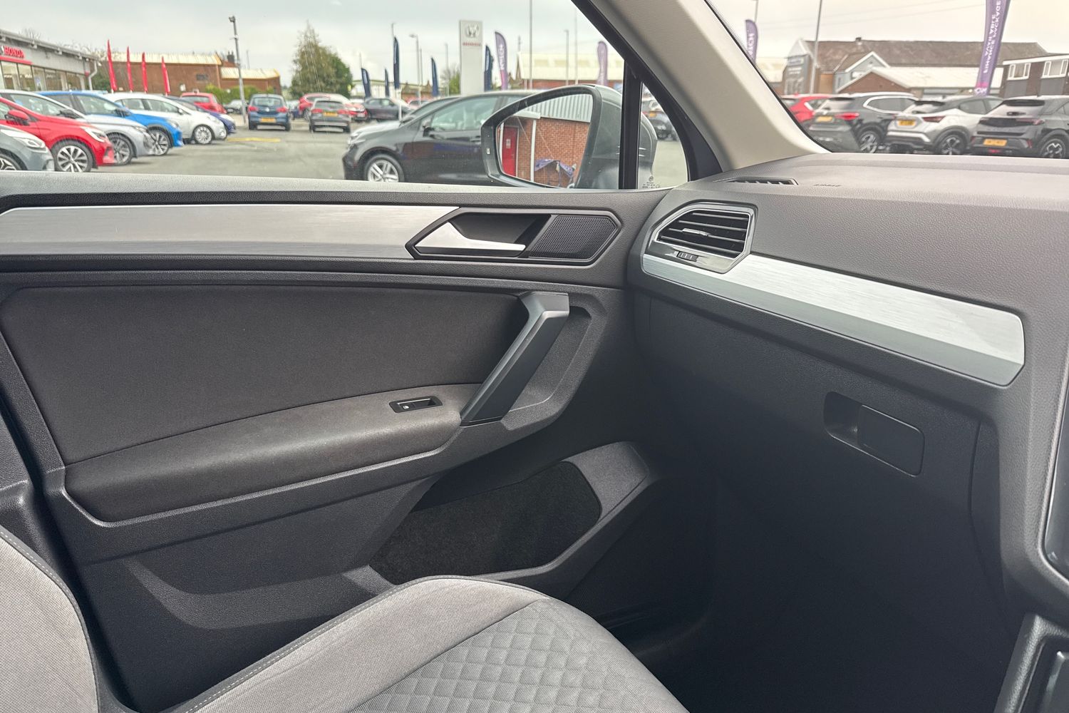 Used Volkswagen Tiguan 2020 for sale - 76805299: Photo 40