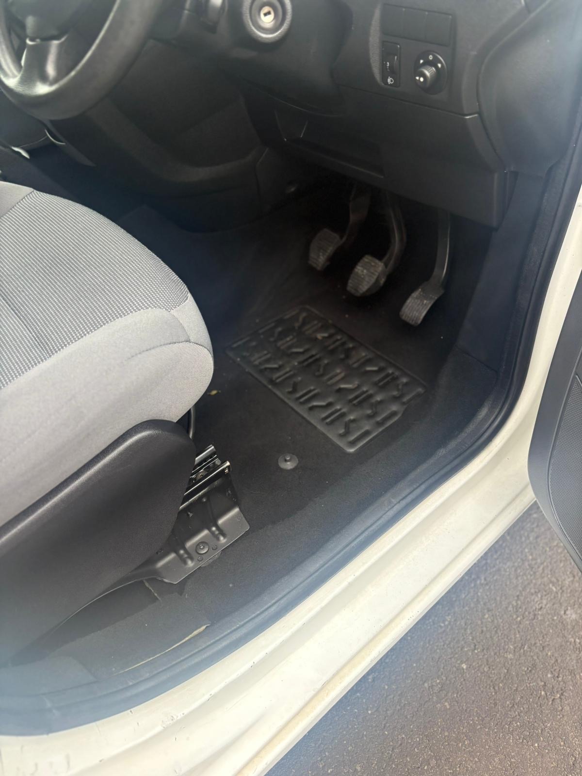 Used Peugeot Partner 2010 for sale - 76257972: Photo 23