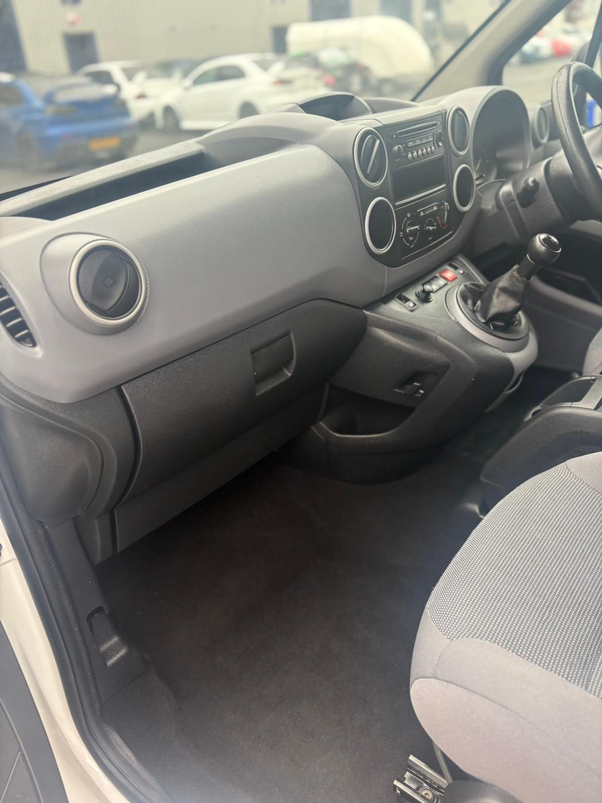 Used Peugeot Partner 2010 for sale - 76257972: Photo 24