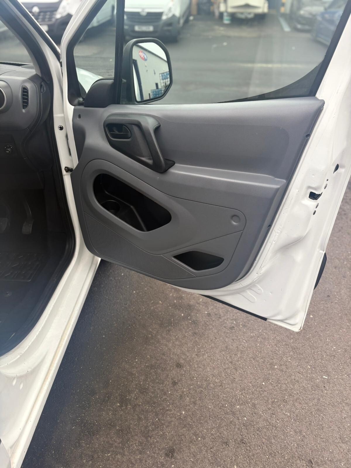 Used Peugeot Partner 2010 for sale - 76257972: Photo 29