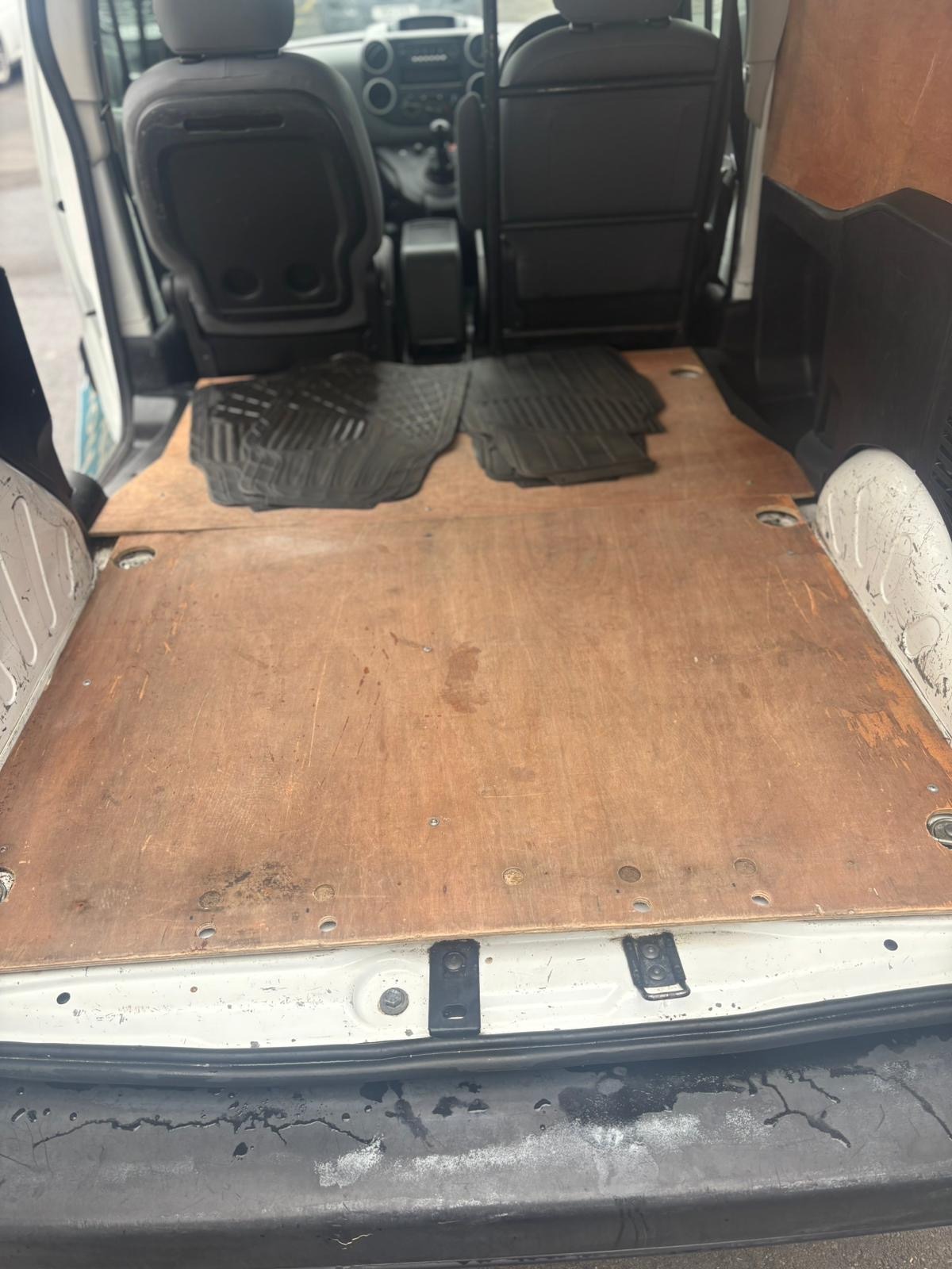 Used Peugeot Partner 2010 for sale - 76257972: Photo 31