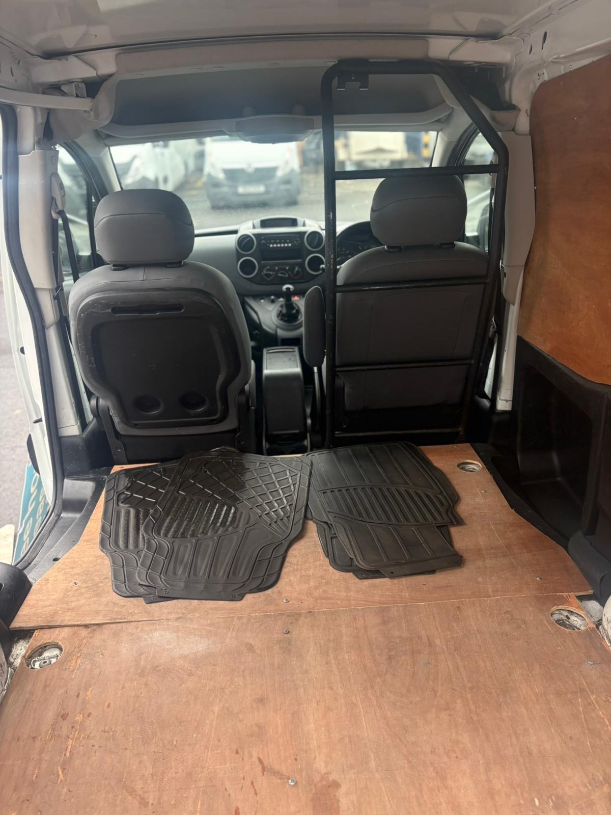 Used Peugeot Partner 2010 for sale - 76257972: Photo 32