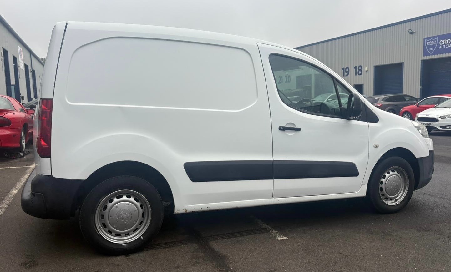 Used Peugeot Partner 2010 for sale - 76257972: Photo 9