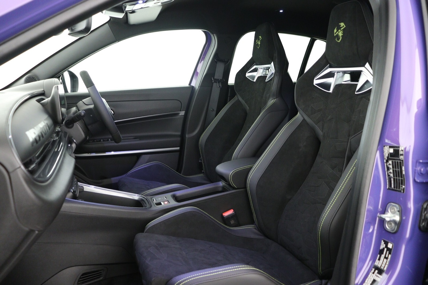 Used Abarth 600e 2025 for sale - 76615221: Photo 11